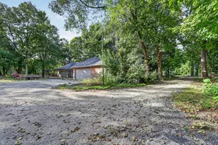 1080 W Jackson St, Belvidere, IL 61008 - Photo 3