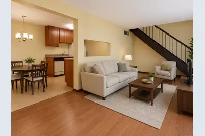 304 Creekside Court #304, Vernon Hills, IL 60061 - Photo 3