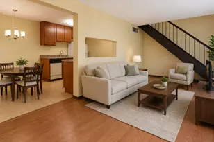 304 Creekside Ct, Vernon Hills, IL 60061 - Photo 3