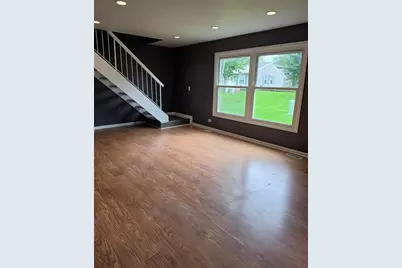 304 Creekside Court #304, Vernon Hills, IL 60061 - Photo 7