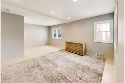 221 S Elmhurst Avenue, Mount Prospect, IL 60056 - Photo 11