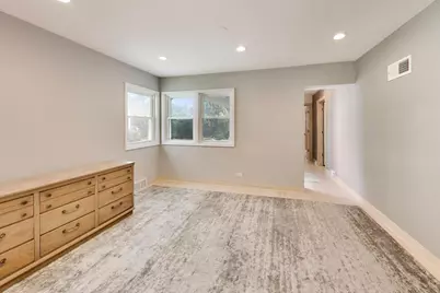 221 S Elmhurst Avenue, Mount Prospect, IL 60056 - Photo 13