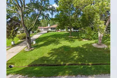 390 S Kenilworth Avenue, Glen Ellyn, IL 60137 - Photo 29