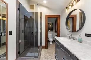 390 S Kenilworth Ave, Glen Ellyn, IL 60137 - Photo 15
