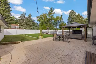 390 S Kenilworth Ave, Glen Ellyn, IL 60137 - Photo 25