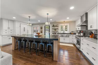 390 S Kenilworth Avenue, Glen Ellyn, IL 60137 - Photo 9