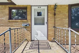 919 Woodland Dr, Rockford, IL 61108 - Photo 5