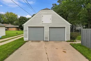 616 W 11th St, Sterling, IL 61081 - Photo 25