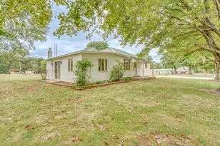 300 S Jefferson St, Kell, IL 62853 - Photo 3
