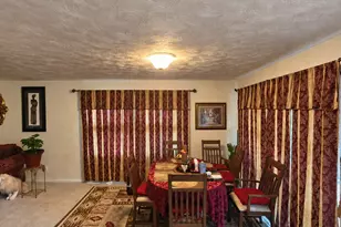 928 N Johnston Ave, Rockford, IL 61101 - Photo 3