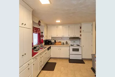 928 N Johnston Avenue, Rockford, IL 61101 - Photo 5