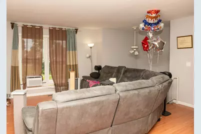 953 Miller Avenue, Streamwood, IL 60107 - Photo 5