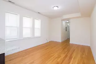 2035 W Arthur Ave, Chicago, IL 60645 - Photo 7