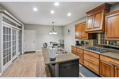 343 Arbor Glen Boulevard, Schaumburg, IL 60195 - Photo 7