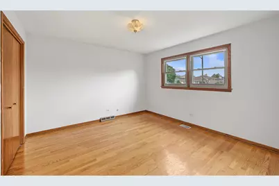 4700 N Chester Avenue, Chicago, IL 60656 - Photo 9