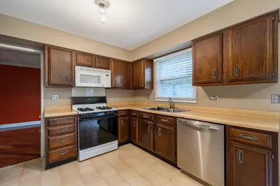 737 Brian Avenue, Schaumburg, IL 60194 - Photo 9