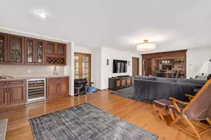 6451 Garfield Ridge Ct, Burr Ridge, IL 60527 - Photo 17