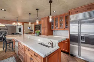 6451 Garfield Ridge Ct, Burr Ridge, IL 60527 - Photo 13