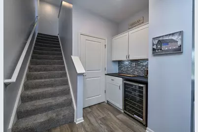 999 Crestview Lane, Pingree Grove, IL 60140 - Photo 5