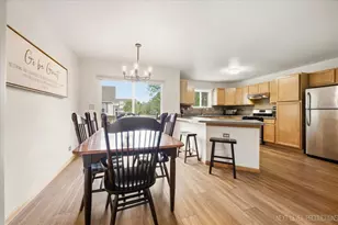 453 E Willow St, Elburn, IL 60119 - Photo 9