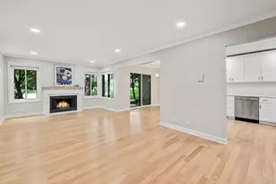 6262 Trinity Dr, Lisle, IL 60532 - Photo 3