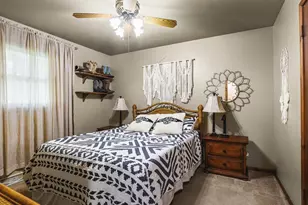 1212 Crystal Dr, Machesney Park, IL 61115 - Photo 15
