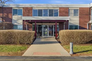 100 Deborah Ln, Wheeling, IL 60090 - Photo 1
