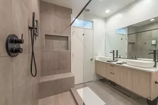 859 W Erie St, Chicago, IL 60642 - Photo 21
