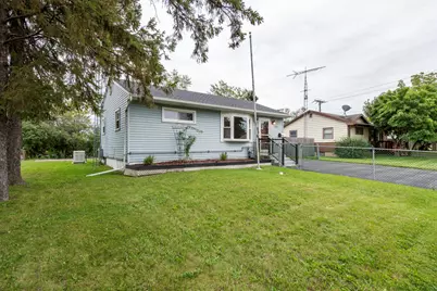 2205 Mohican Road, Waukegan, IL 60087 - Photo 3