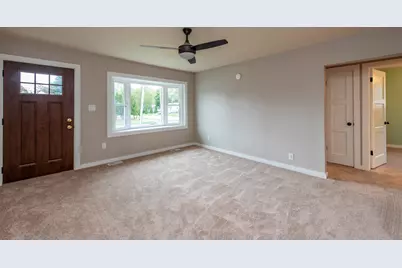 2205 Mohican Road, Waukegan, IL 60087 - Photo 7