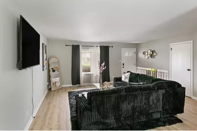 18200 Fountainbleau Drive, Hazel Crest, IL 60429 - Photo 3