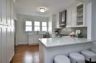 115 N Wright St, Naperville, IL 60540 - Photo 13