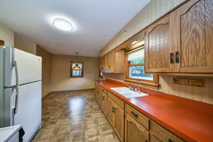 244 S Elmwood Dr, Aurora, IL 60506 - Photo 7