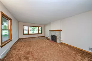 244 S Elmwood Dr, Aurora, IL 60506 - Photo 5