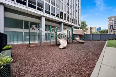 340 W Diversey Parkway #918, Chicago, IL 60657 - Photo 25