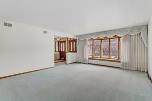 4734 N Maria Ct, Chicago, IL 60656 - Photo 7