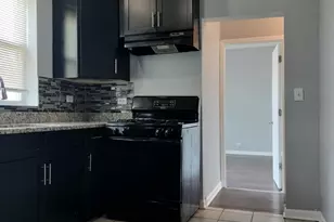 2525 E 72nd Pl, Chicago, IL 60649 - Photo 9
