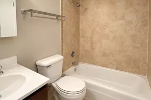 3610 N Pine Grove Ave, Chicago, IL 60613 - Photo 9