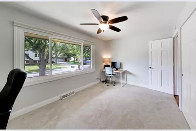 6001 Ross Drive, Woodridge, IL 60517 - Photo 19