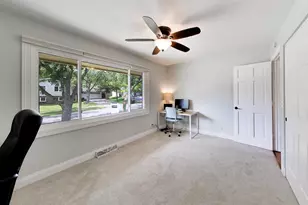 6001 Ross Dr, Woodridge, IL 60517 - Photo 19