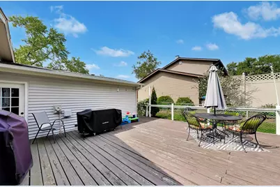 6001 Ross Drive, Woodridge, IL 60517 - Photo 25
