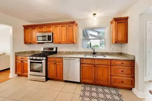 6001 Ross Dr, Woodridge, IL 60517 - Photo 11