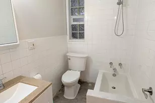 14 W Chestnut St, Chicago, IL 60610 - Photo 11