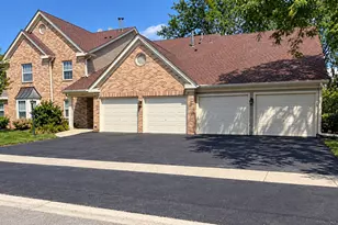 2858 Meadow Ln, Schaumburg, IL 60193 - Photo 1