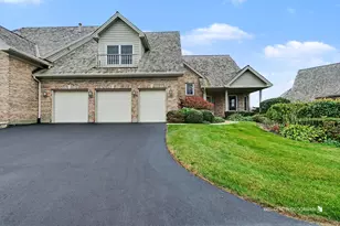 22033 W Vernon Ridge Dr, Mundelein, IL 60060 - Photo 1
