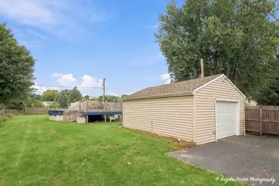 1124 Fulton Avenue, Winthrop Harbor, IL 60096 - Photo 27