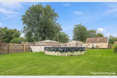 1124 Fulton Avenue, Winthrop Harbor, IL 60096 - Photo 25