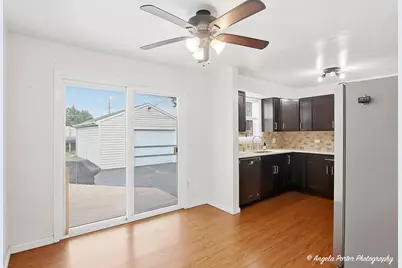 1124 Fulton Avenue, Winthrop Harbor, IL 60096 - Photo 9