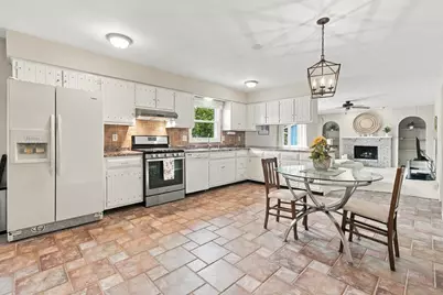 110 Naden Court, Yorkville, IL 60560 - Photo 7