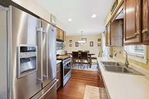 382 Maple Ln, Elk Grove Village, IL 60007 - Photo 13